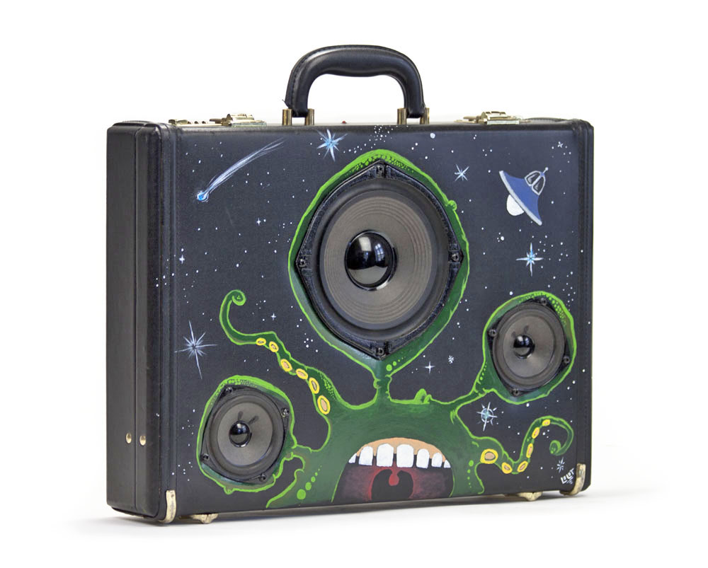 Bless the class boombox valise musicale angle web Copie