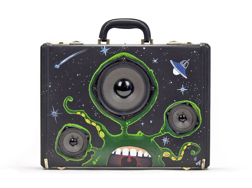Bless the class boombox valise musicale face web Copie