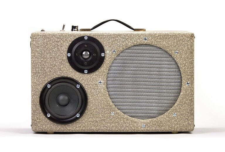 chamber pop boombox valise musicale face web
