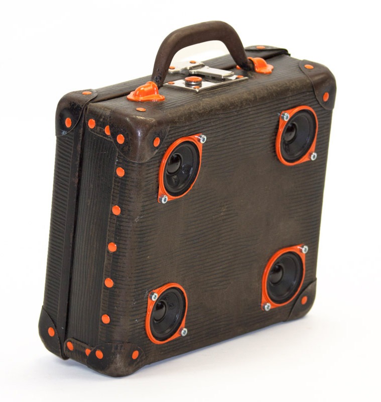 valise musicale yan angle arriere